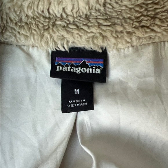 Patagonia Off-White Fleece Vest - Picture 2 of 6